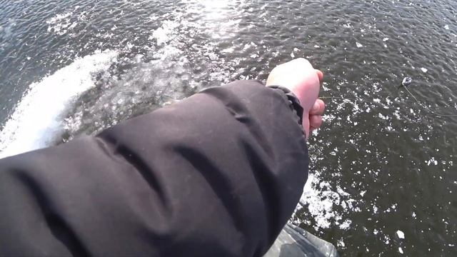 Лещ не лезет в лунку. Рыбалка в Астрахани 2023 смотреть онлайн