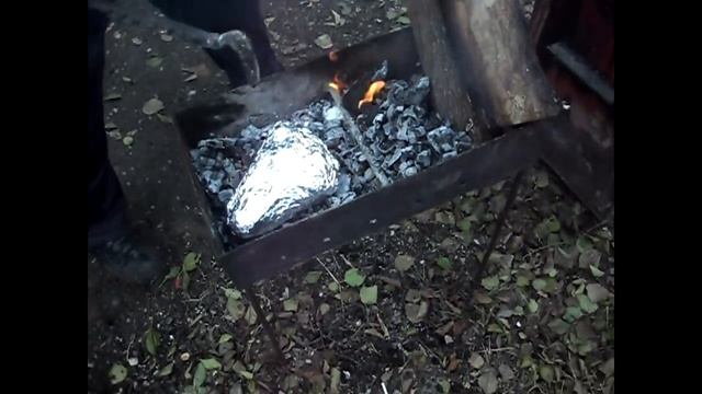 Свиная рулька запеченая в углях смотреть онлайн