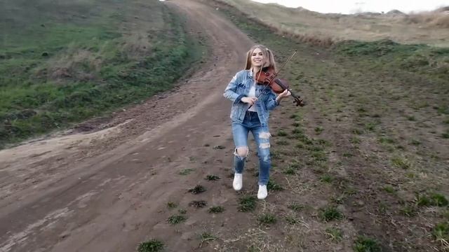 Dance monkey (Tones and I) - Violin Cover by Alina Rudolf (скрипка кавер) смотреть онлайн