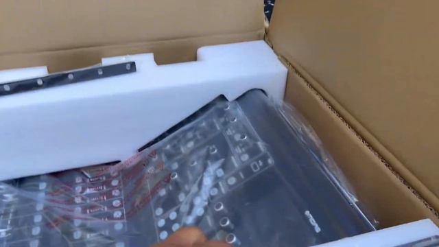 Unboxing de la MIDAS M32R Live смотреть онлайн