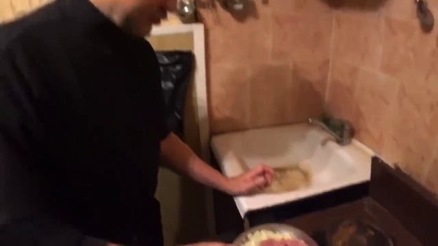 ВЛОГ:БАТОН ШАВЕРМА ПО ДОМАШНЕМУ ОТ САНЬКА!!! смотреть онлайн