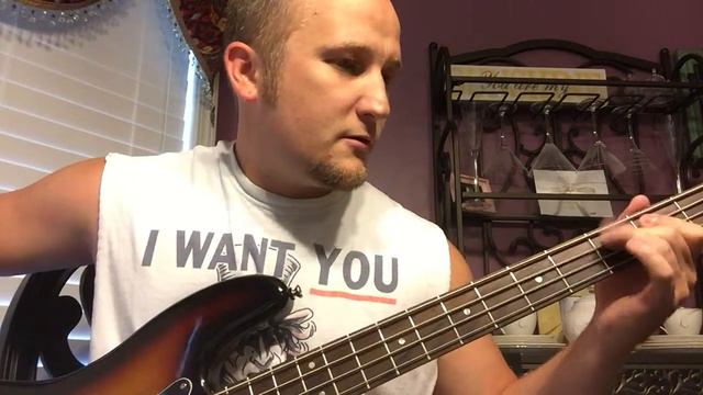 Squier VM P Bass quick review "best budget bass?" смотреть онлайн