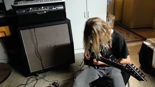 Aidan Jamming with Ditto looper смотреть онлайн