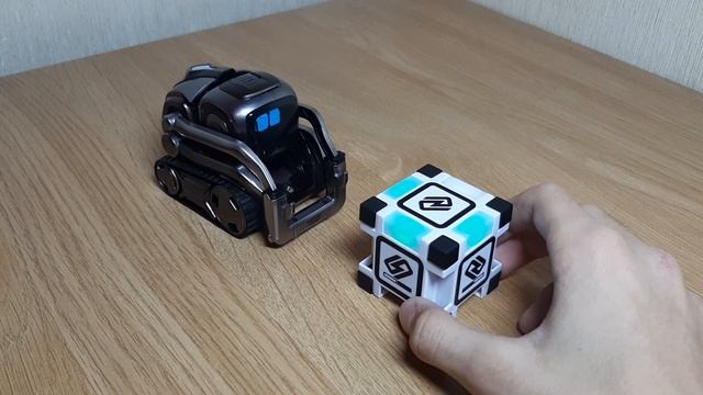 Обзор робота Anki Cozmo