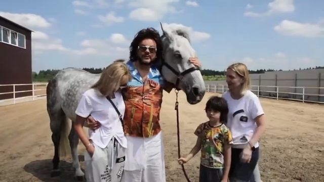 Киркорову подарили коня смотреть онлайн
