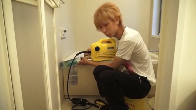 Японец хочет почистить зубы мини мойкой смотреть онлайн