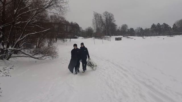 Такса Макс гуляет в Озерках. смотреть онлайн