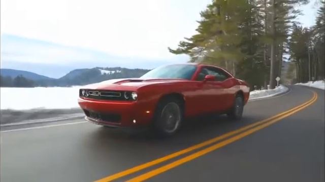 Dodge Challenger GT AWD 2017 модельного года смотреть онлайн