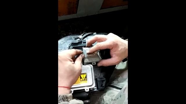 Съём фары BMW e61 e60 и замена блока адаптивного света смотреть онлайн