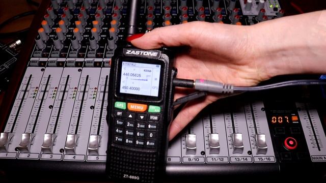 Слушаем и записываем радиоэфир с портативных радиостанций смотреть онлайн