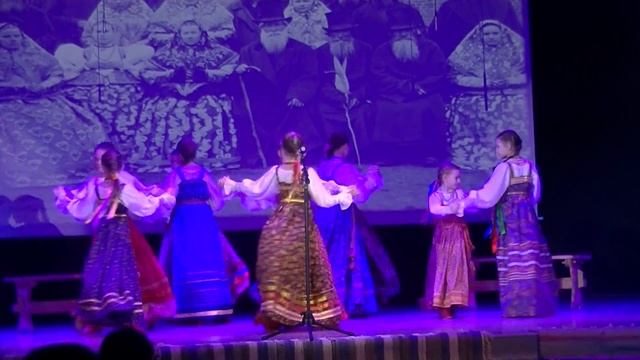 Фольклорный анс. Роднички- "У воробышка...", "Краковяк". смотреть онлайн