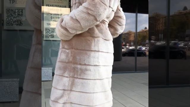 Шуба під Норку з Капюшоном смотреть онлайн