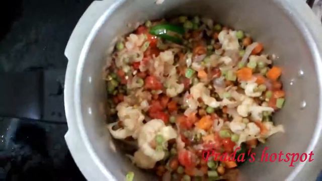 Mixed Sprouts & Vegetable Pulao || Healthy Lunchbox Recipe || @prada'shotspot