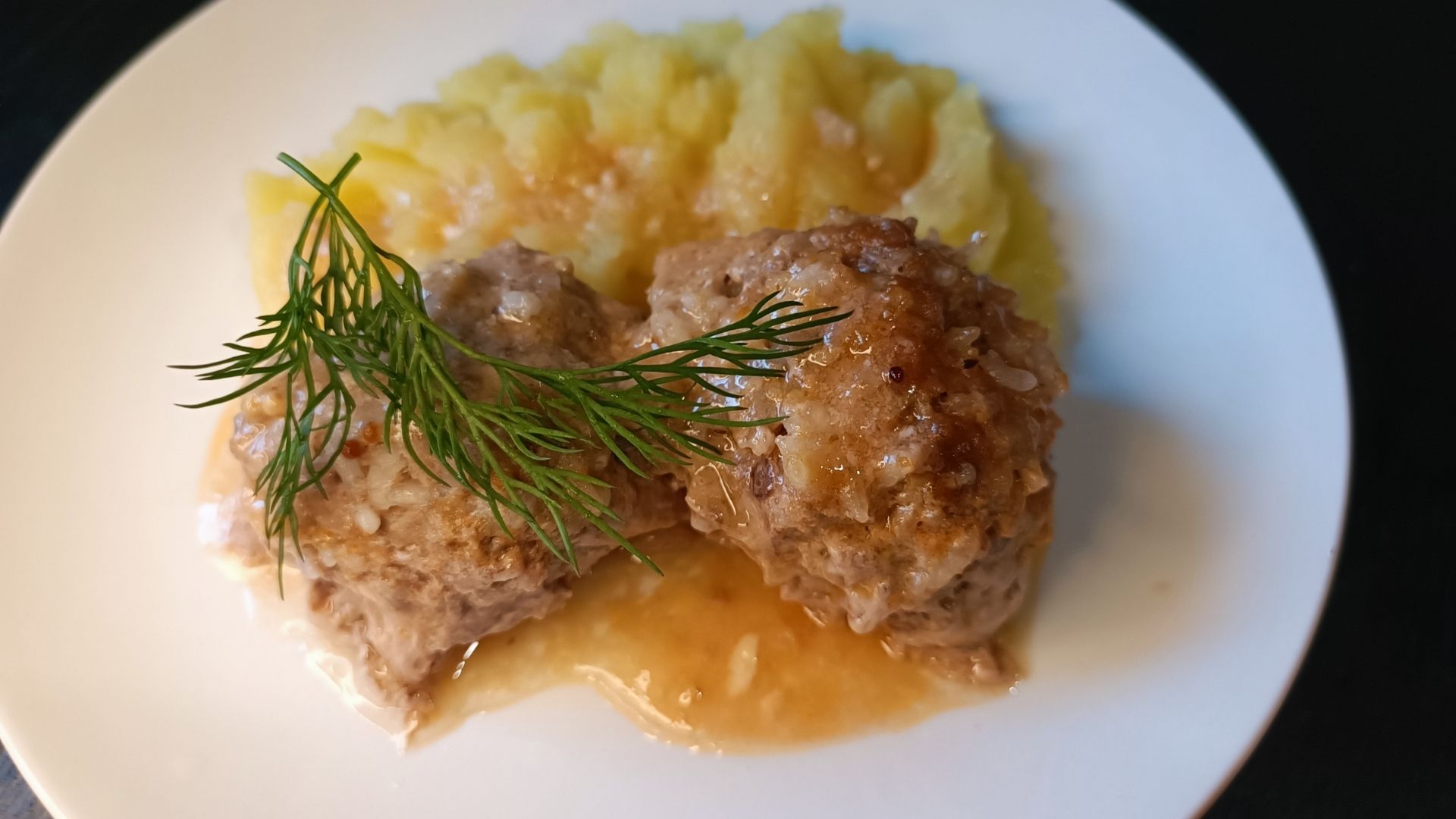 Тефтели с рисом. Очень вкусные тефтели! Попробуйте один раз и будете готовить постоянно!.mp4