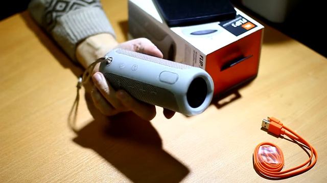 Мини взгляд на JBL Flip 3 водонепроницаемая колонка смотреть онлайн