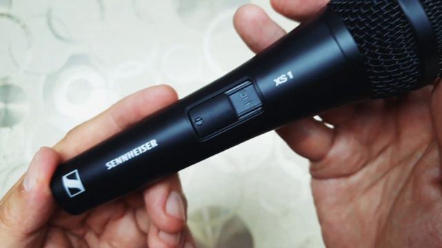 Sennheiser XS1 Handheld Cardioid Dynamic Vocal Microphone Unboxing смотреть онлайн