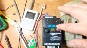 Настройка преобразователя частоты INNOvert Mini-Plus управление кнопкой _пуск-стоп_ без фиксации.