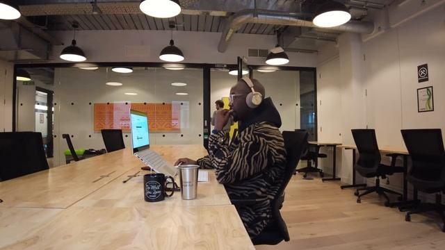Launching My Newest Startup ? l Day In The Life - WeWork, Holborn l Startup Diaries (e.p 14) смотреть онлайн