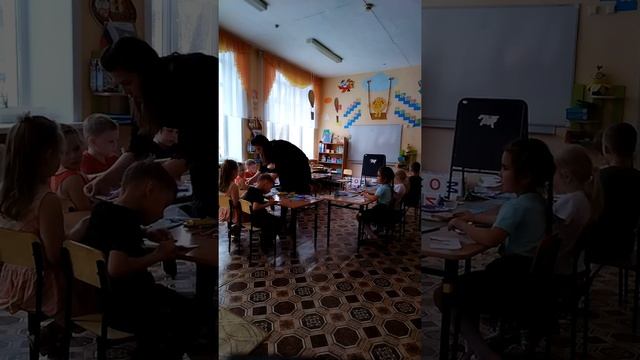 "Овечки на лужайке". Конструирование в технике "киригами" в подготовительной группе. смотреть онлайн