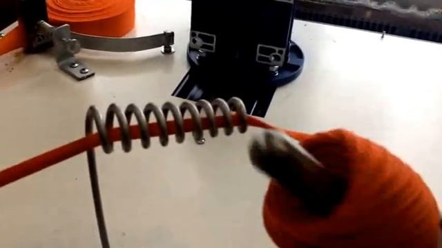 Сматывание трикотажной ленты в клубок с предварительным растяжением.Вариант 4. смотреть онлайн