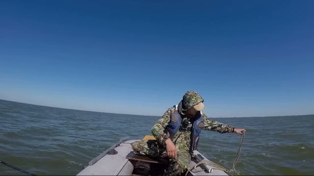ПОСТАВИЛ ЭТУ ПРИМАНКУ И ПОШЛО ПОЕХАЛО. Рыбалка на Спиннинг смотреть онлайн