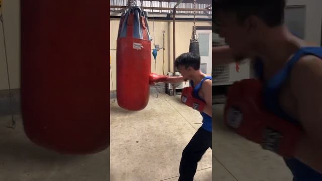 King MA Vibes hitting the big red bag #boxing #king #red #2023 смотреть онлайн