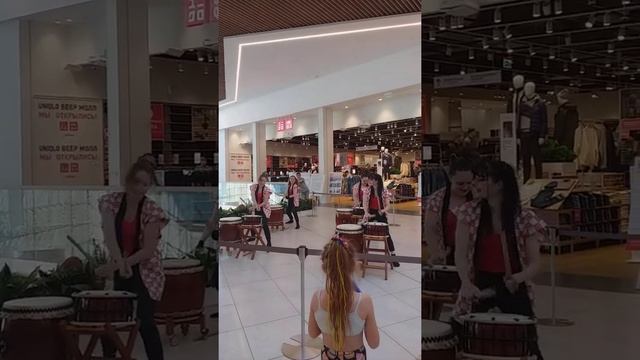 Открытие магазина. Шоу японских барабанщиц. Веер Молл Екатеринбург 22.08.21 смотреть онлайн