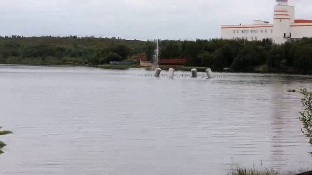 Мурманск - фонтан на Семеновском озере