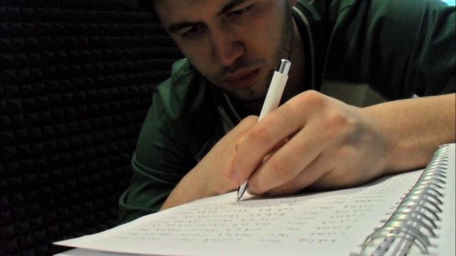 Muammer Saral 'Gitme' смотреть онлайн