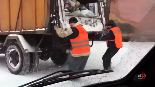 Мусорщики из Владикавказа смотреть онлайн