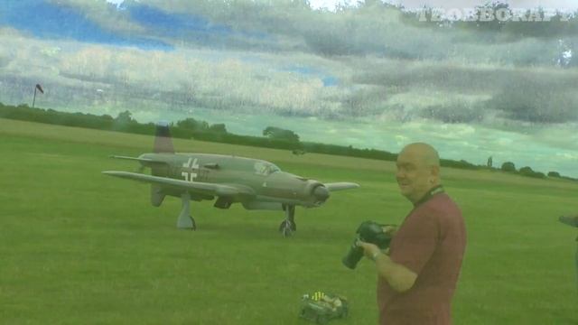 "LEGENDARY FIGHTERS" GERMAN WW2 FIGHTERS DISPLAY TEAM AT WILLIS WARBIRDS - 2017 смотреть онлайн