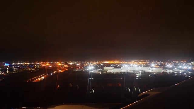 Landing at Montreal Trudeau International Airport (YUL) in the evening смотреть онлайн