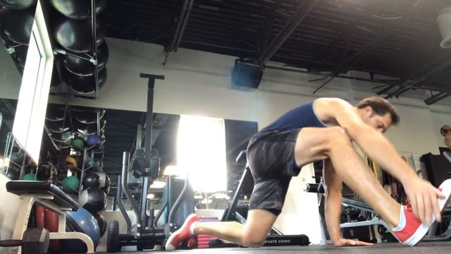 A-Game: Lower Body Mobility (dynamic kneeling hamstring) смотреть онлайн