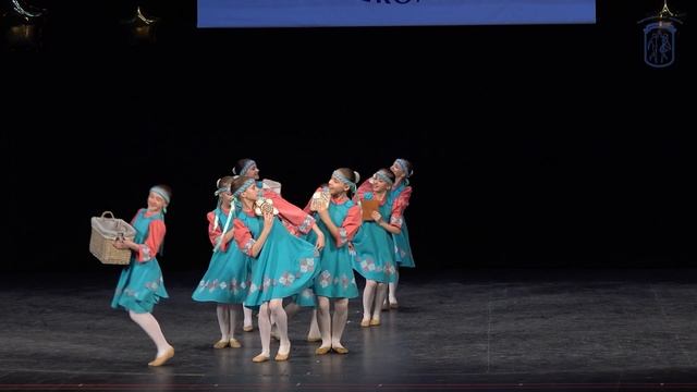 Карельский танец Пряники, Ансамбль Школьные годы. Karelian dance Gingerbread, Ensemble School Years смотреть онлайн