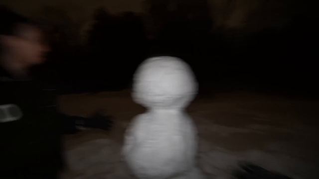 DO NOT MAKE A SNOWMAN AT 3 AM!! (FROSTY THE SNOWMAN COMES TO LIFE!!)