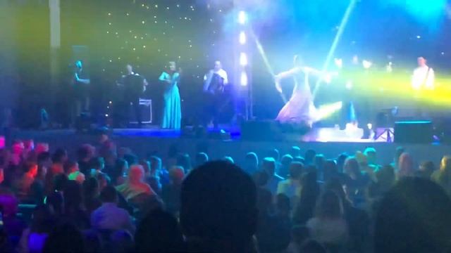 Фирдус Тямаев - өр-яңа жыр! “Бер минутка калдыр мине”, Р.Мөслимов сүз. Казан, Пирамида, 9 март смотреть онлайн