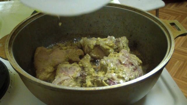 КУРИЦА ПОД ГНЕТОМ с хрустящей корочкой. #жаренаякурица #курица #празничныйстол смотреть онлайн