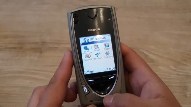 The Nokia 7650 was a early smartphone смотреть онлайн