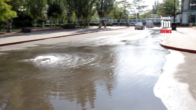 По Керчи текут реки питьевой воды смотреть онлайн