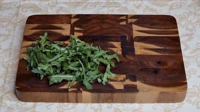 Салат из руколы с креветками смотреть онлайн