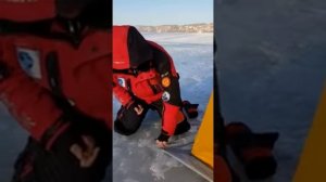 Как закрепить палатку на льду ввертышем от ГК Тонар.