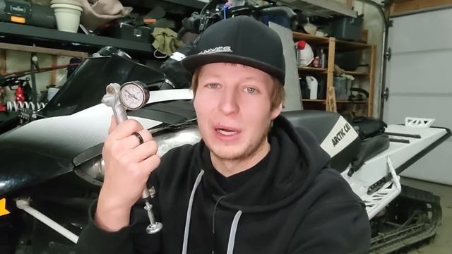 ARCTIC CAT FOX SHOCKS | Setting Air Shock Pressure on Arctic Cat Snowmobile смотреть онлайн