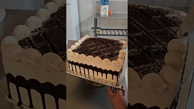 Decoración de pastel cuadrado con galletas OREO y ganache de chocolate #chocolatecakedecoration смотреть онлайн