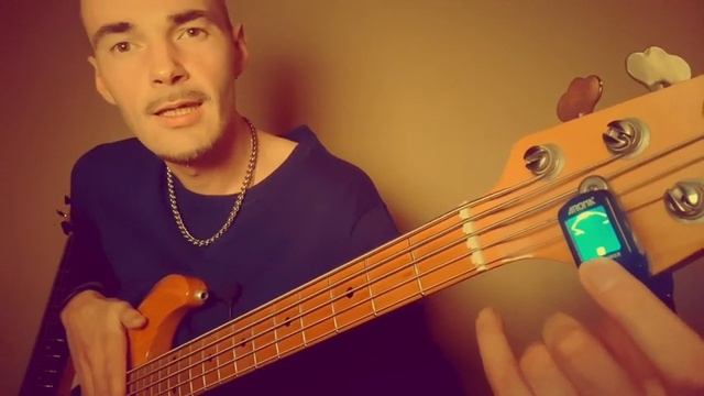 Какой же гитарный тюнер лучше выбрать начинающему басисту? Как настроить бас-гитару по флажолетам? смотреть онлайн