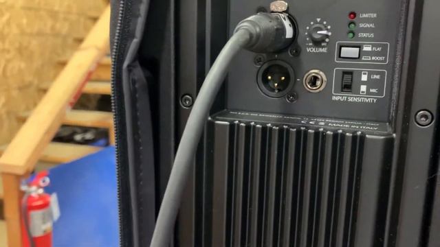 How to connect a Digital Mixing Board to Powered Speakers смотреть онлайн
