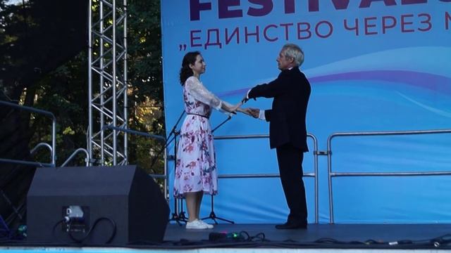 Танцевальный ансамбль Крит на Дне национальностей..mp4 смотреть онлайн