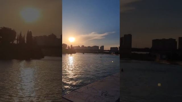 Вечерний закат в Краснодаре на ул. Кубанская набережная смотреть онлайн