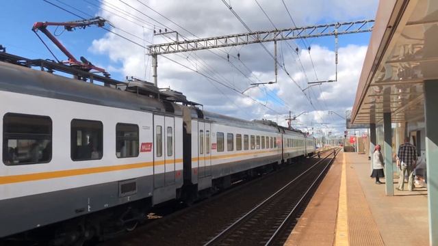 ЭШ2-023 Аэроэкспресс и ЭП2Д-0063 ЦППК Перекраска Наше Подмосковье На станции Лианозово смотреть онлайн