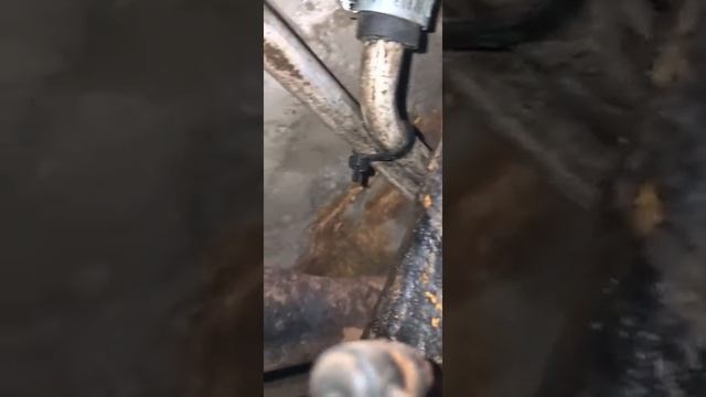 2005 Nissan Pathfinder 2.5 Dci rear auxiliary pipe leak, very common problem смотреть онлайн