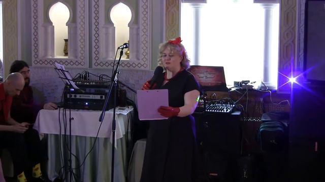 Анна Воробьёва стихи "Автобус"," Море", "Размешала весны разноцветье" "Стиляжная история" 11.04.21 смотреть онлайн